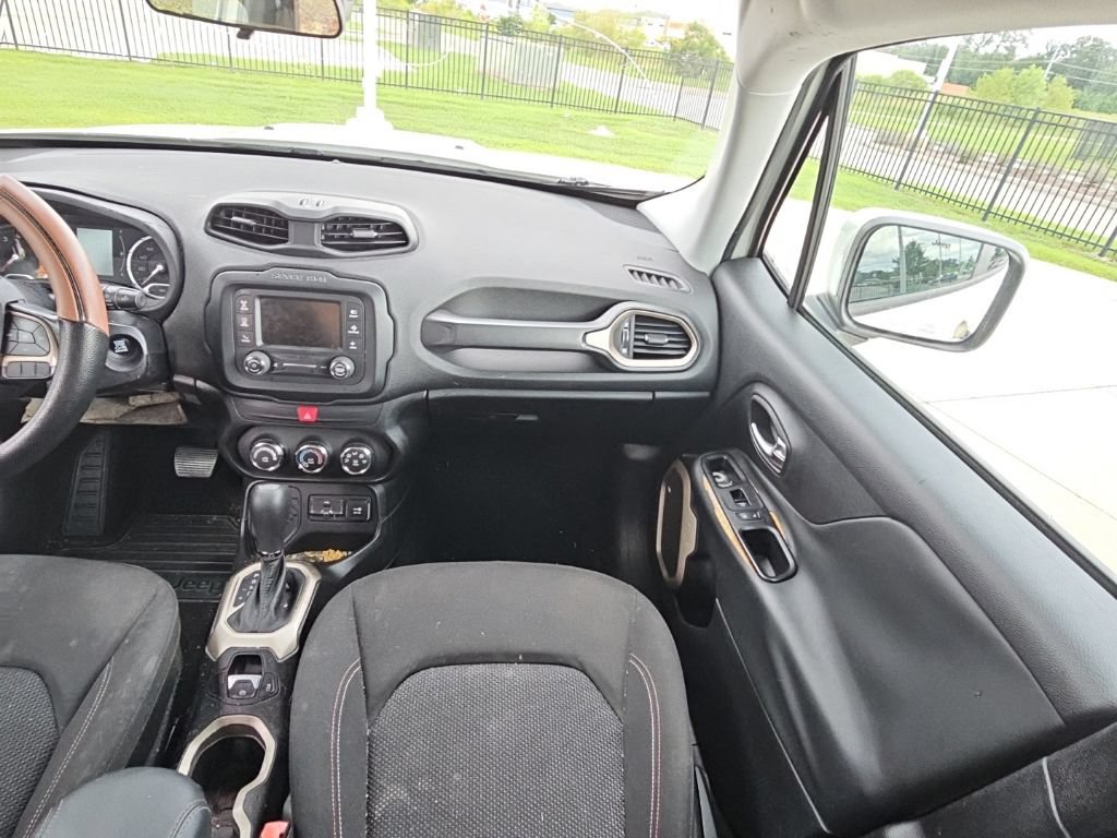 Used 2016 Jeep Renegade 75th Anniversary FWD image 25