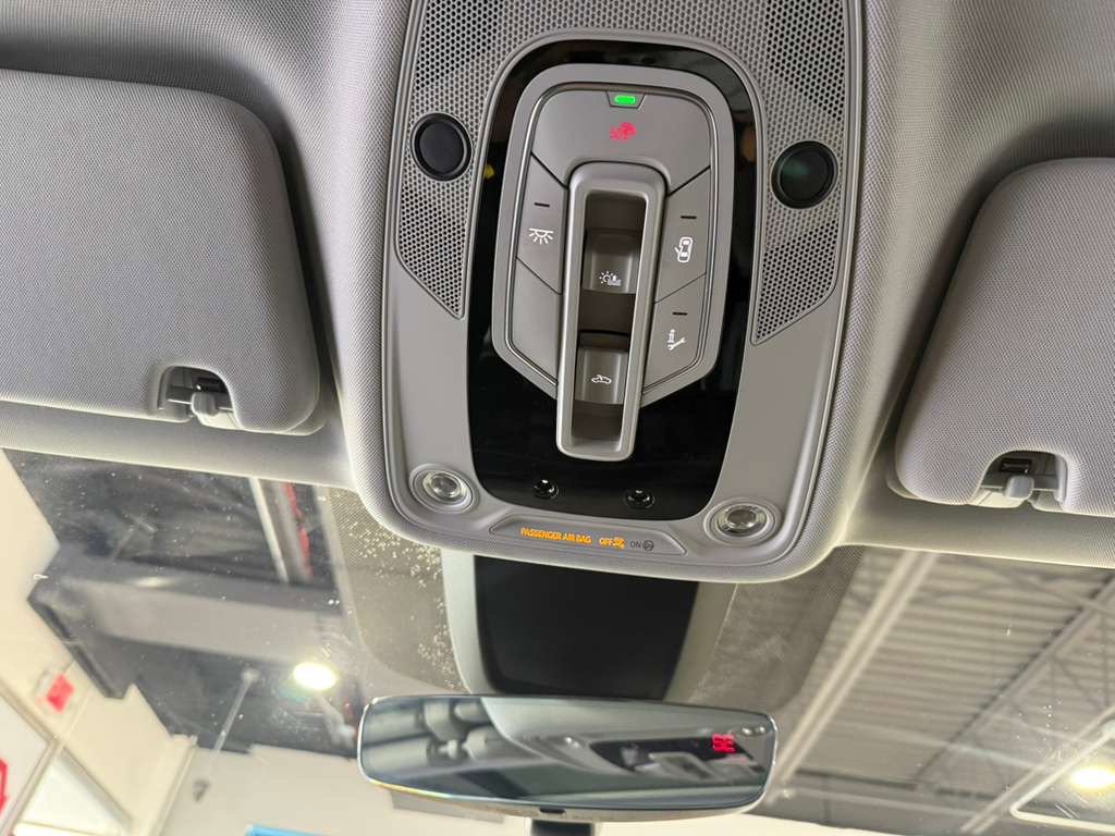 Used 2024 Audi Q7 Premium Plus image 23