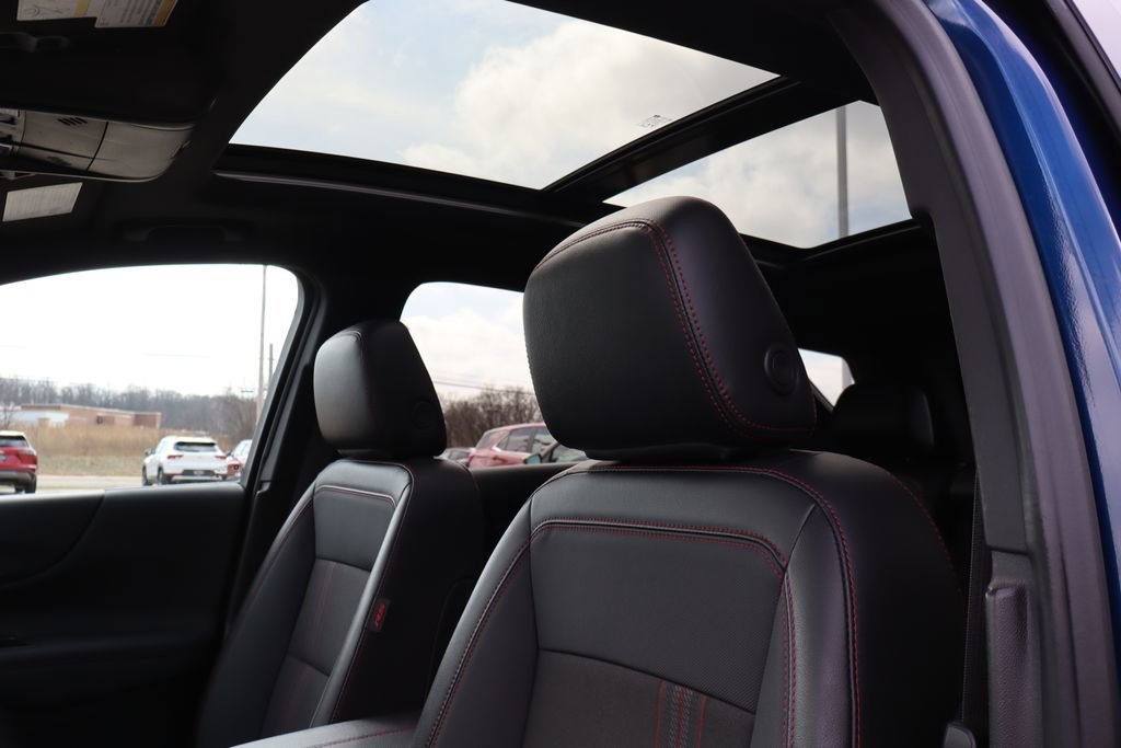 Used 2023 Chevrolet Equinox RS w/ LPO, Floor Liner Package image 27