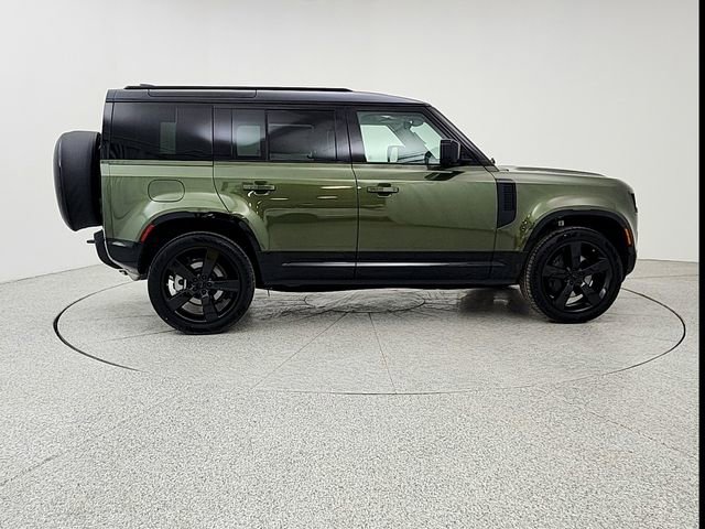 New 2026 Land Rover Defender 110 X-Dynamic SE AWD/4WD image 4