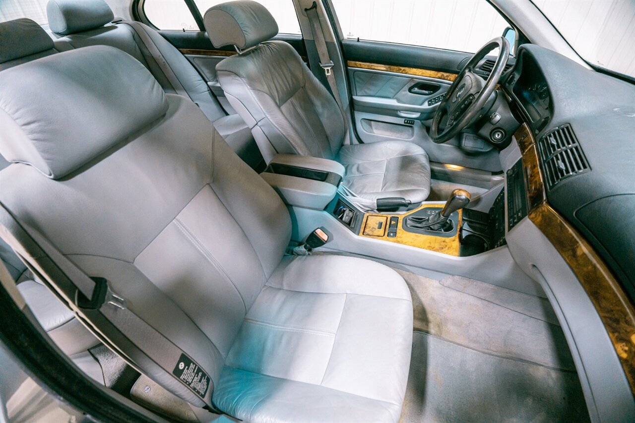 Used 1997 BMW 540i Sedan RWD image 22