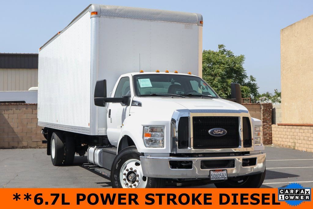 Used 2017 Ford F750 2WD Regular Cab Super Duty image 2