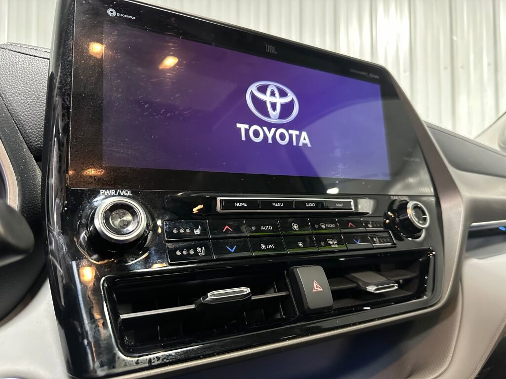 Used 2022 Toyota Highlander Limited AWD/4WD image 14