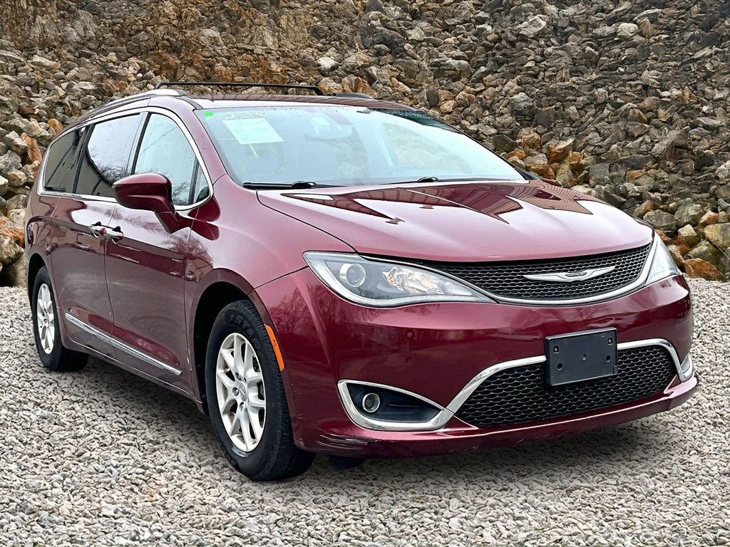 Used 2020 Chrysler Pacifica Touring-L image 9