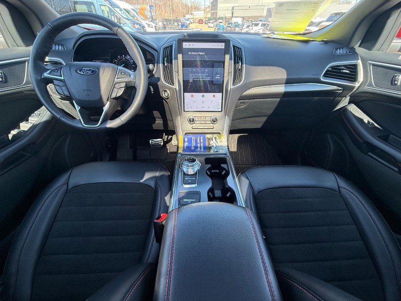 Certified 2024 Ford Edge ST-Line w/ Class II Trailer Tow Package image 17