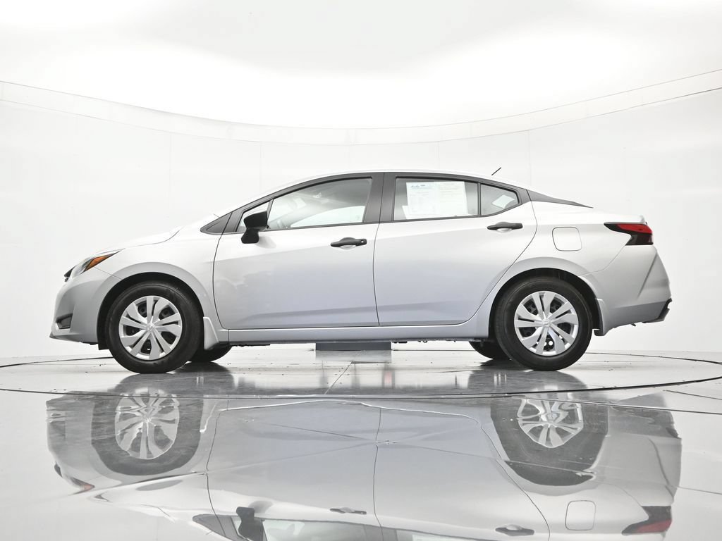Used 2025 Nissan Versa S FWD image 43