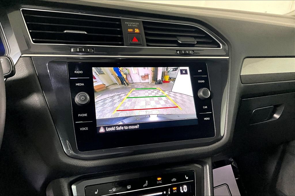 Used 2022 Volkswagen Tiguan SE image 21
