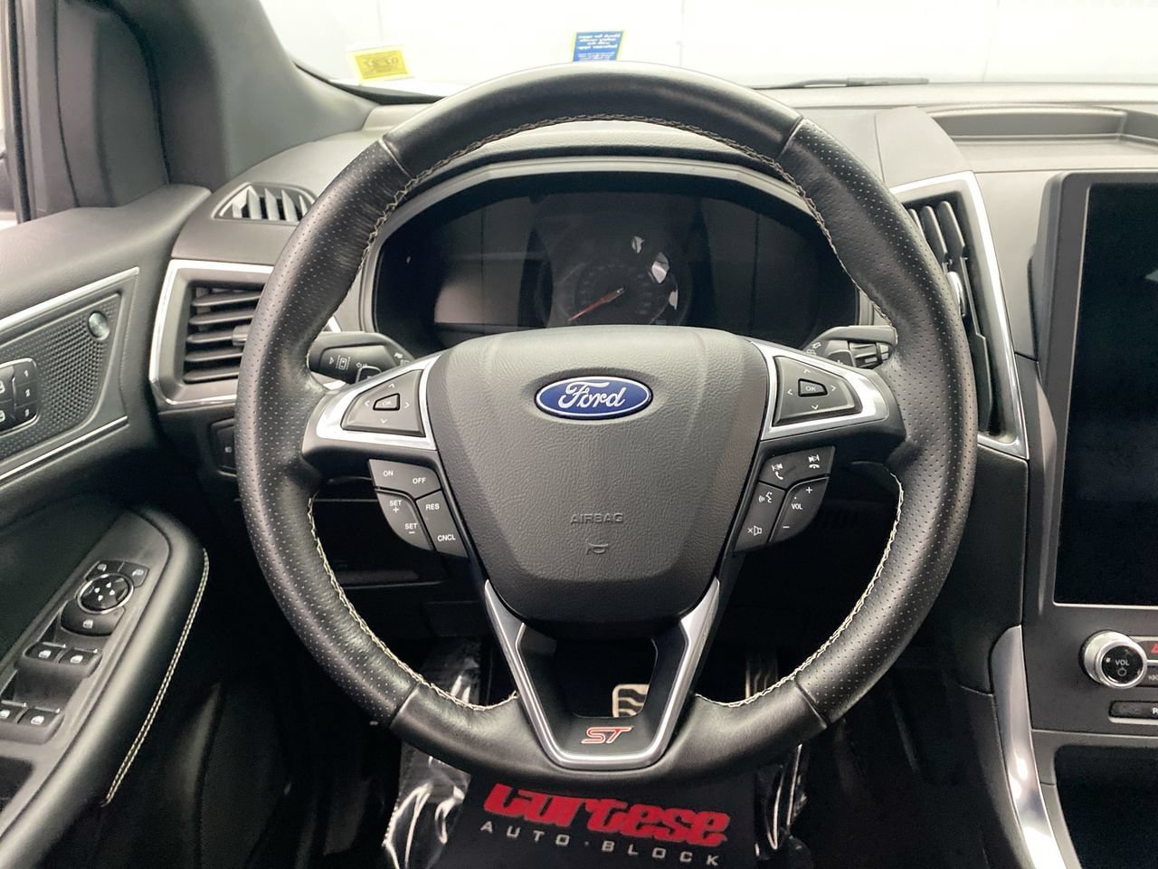 Used 2022 Ford Edge ST AWD/4WD image 16