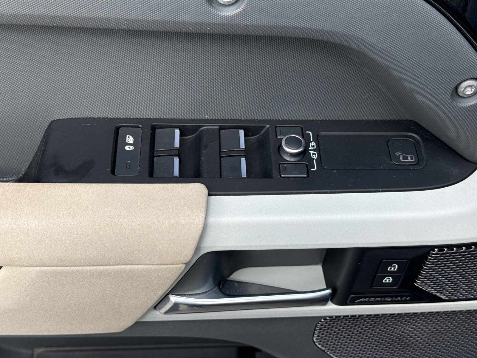 Used 2022 Land Rover Defender 110 S image 20