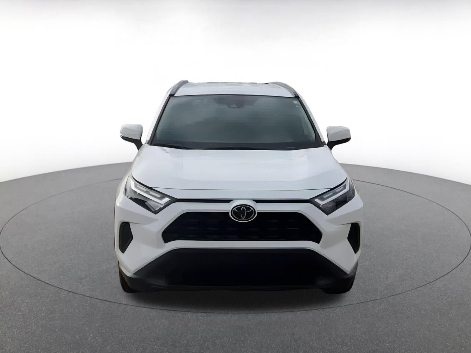 Used 2025 Toyota RAV4 XLE image 4