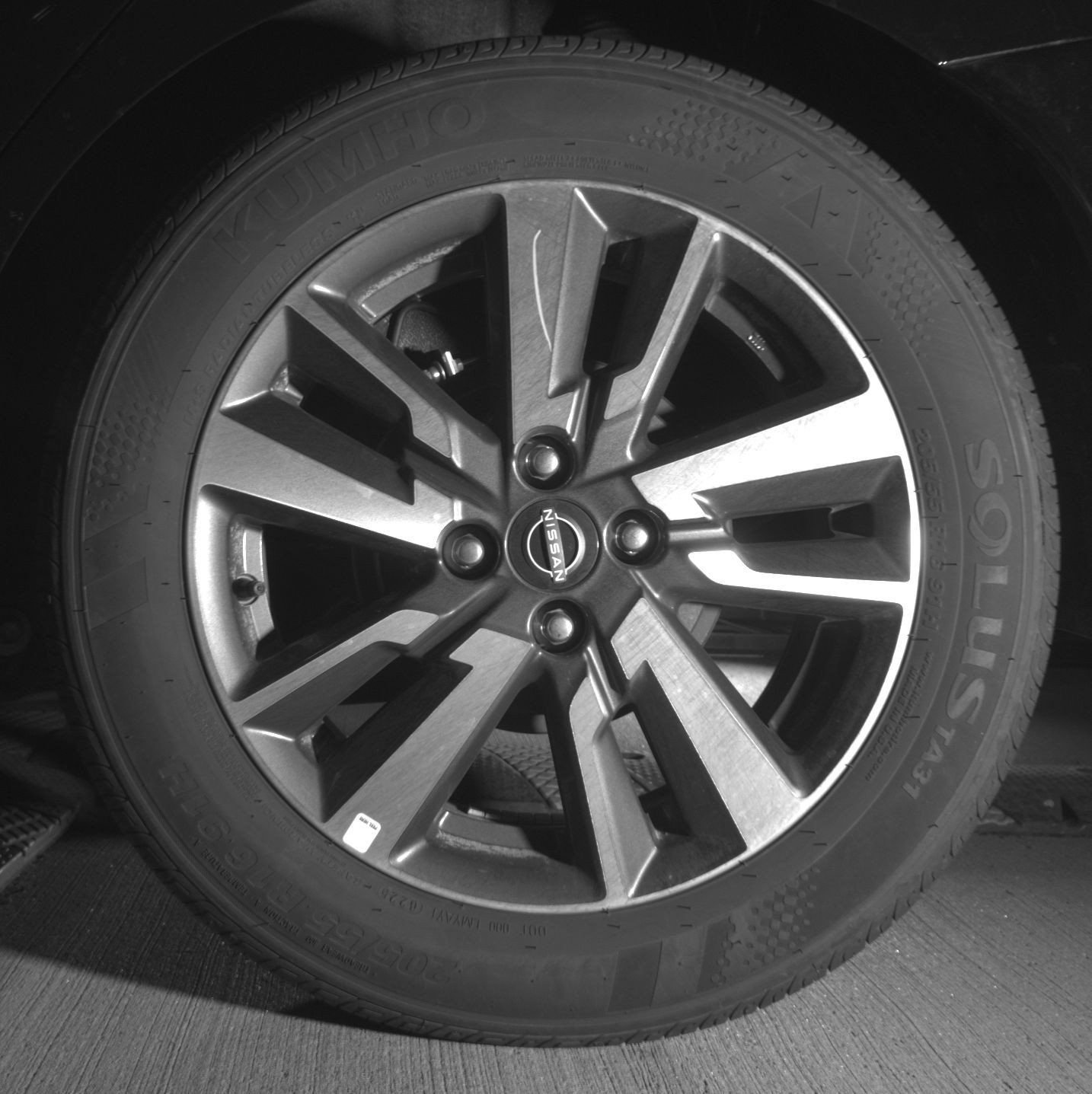 Used 2025 Nissan Versa SV FWD image 17