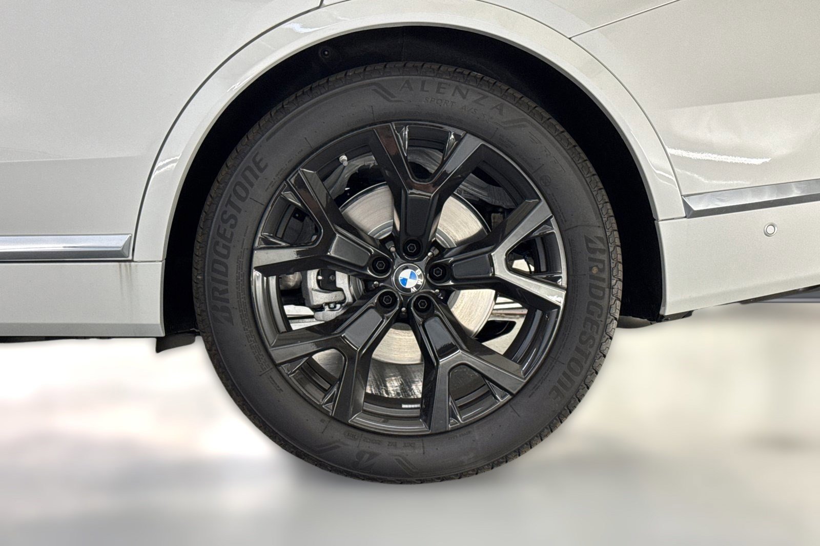 Used 2026 BMW X7 xDrive40i w/ Premium Package AWD/4WD image 11