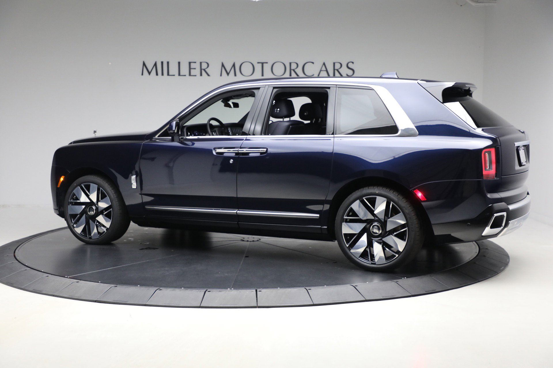 New 2026 Rolls-Royce Cullinan image 7