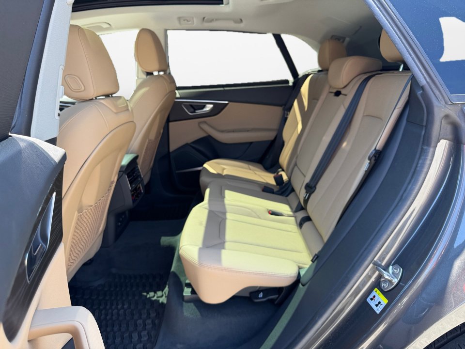 Used 2022 Audi Q8 Prestige image 13