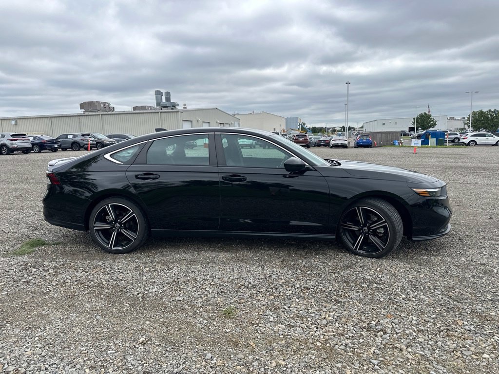 Used 2024 Honda Accord Sport image 11