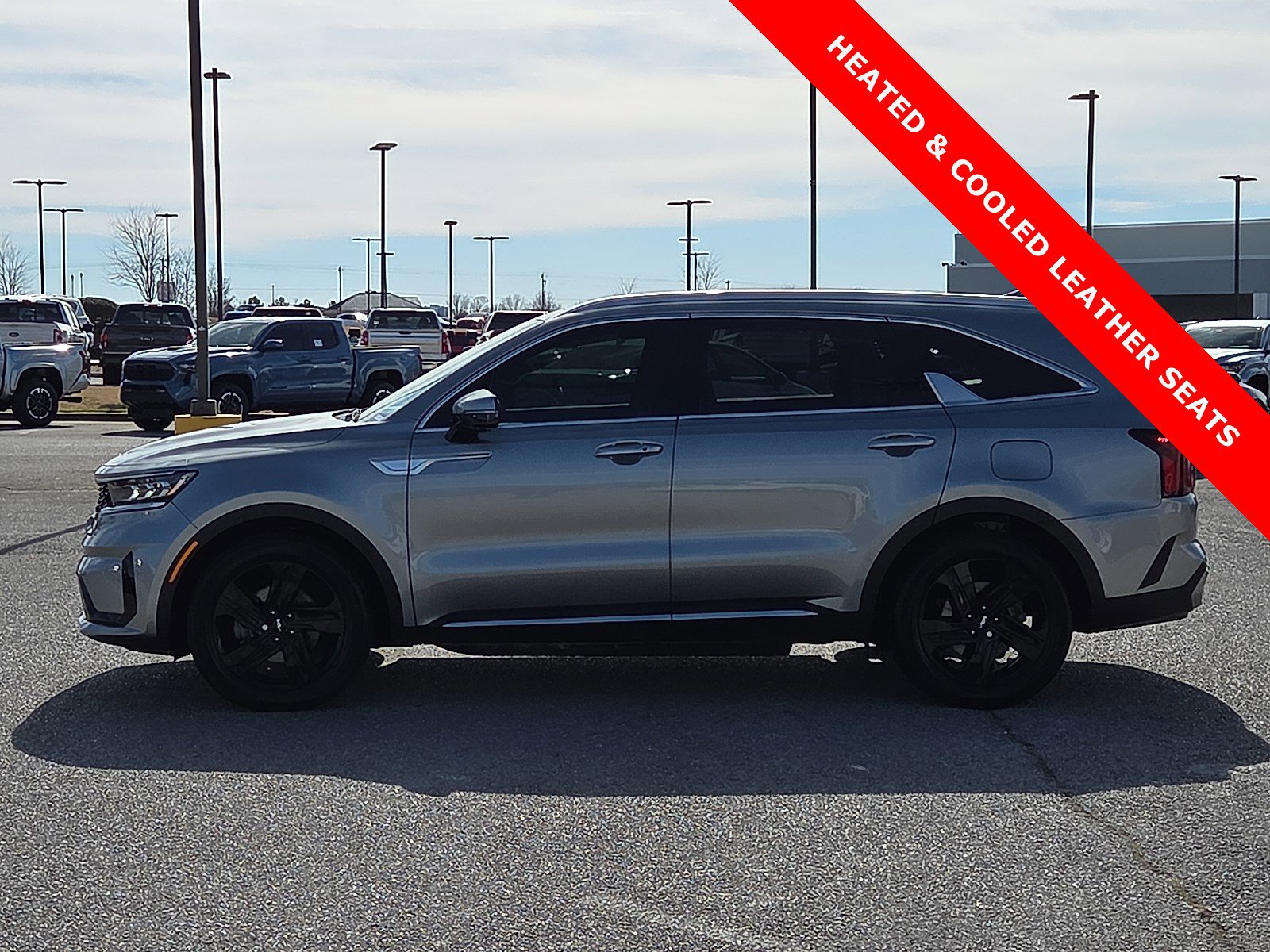 Used 2023 Kia Sorento SX Prestige image 3