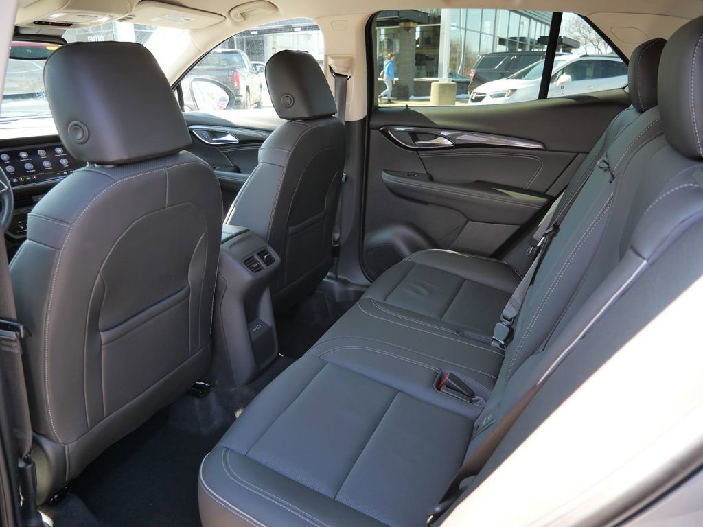 Used 2022 Buick Envision Essence w/ Technology Package I image 25