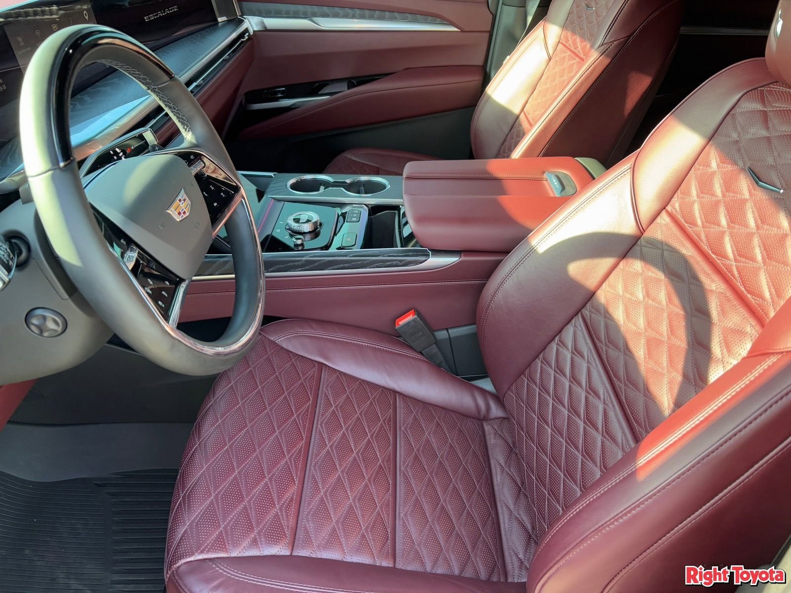 Used 2026 Cadillac Escalade Sport w/ LPO, ONYX Package image 17