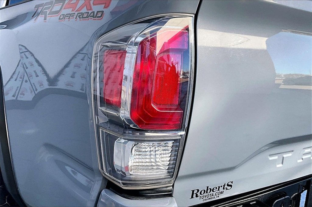 Used 2020 Toyota Tacoma TRD Off-Road image 18