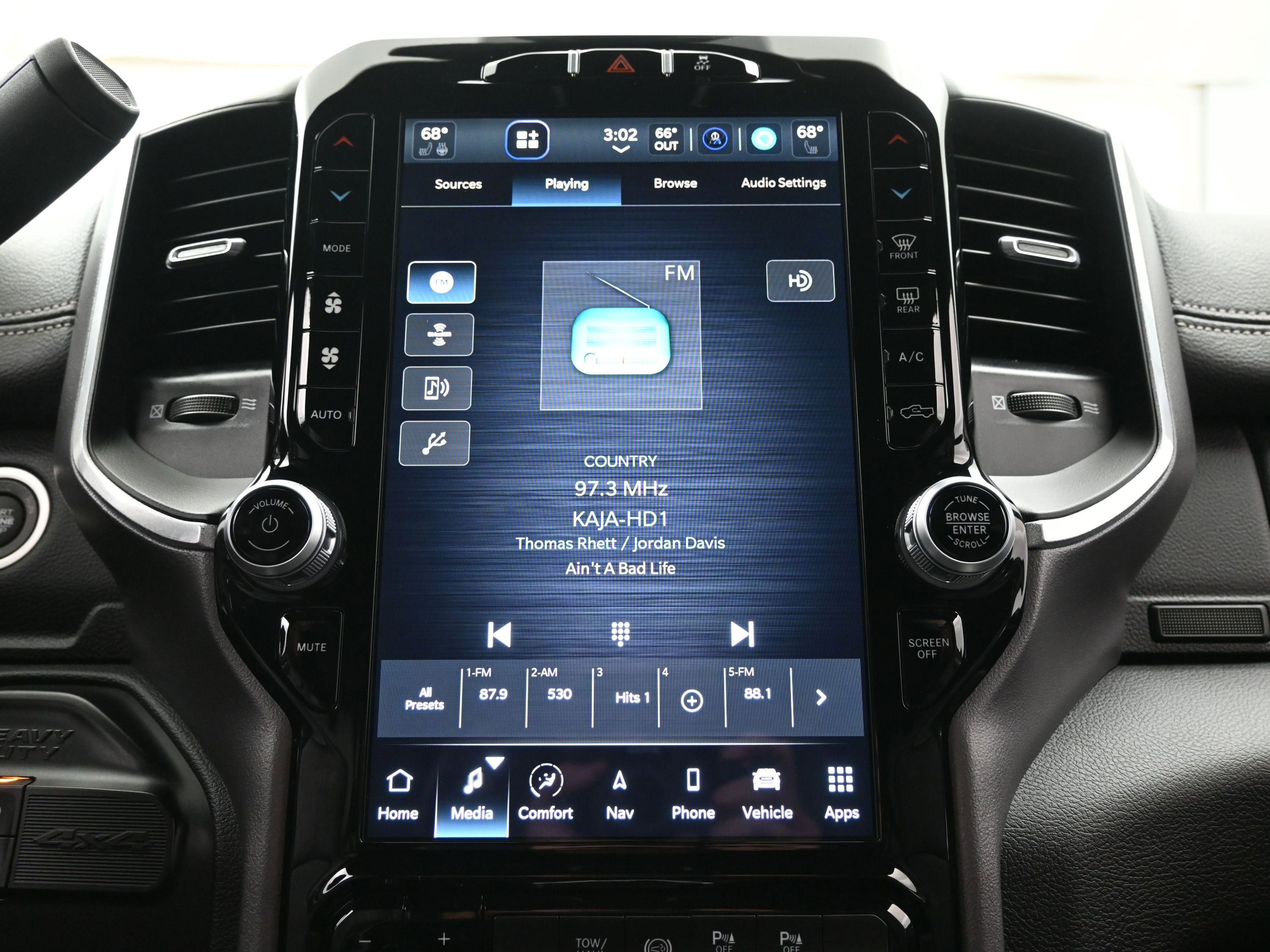 Used 2023 RAM 2500 Laramie w/ Night Edition image 34