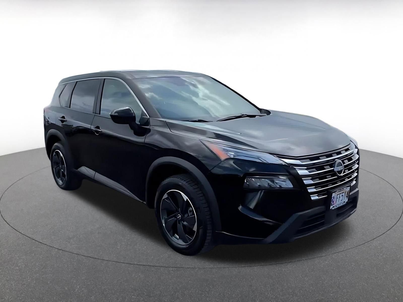 Used 2025 Nissan Rogue SV image 3