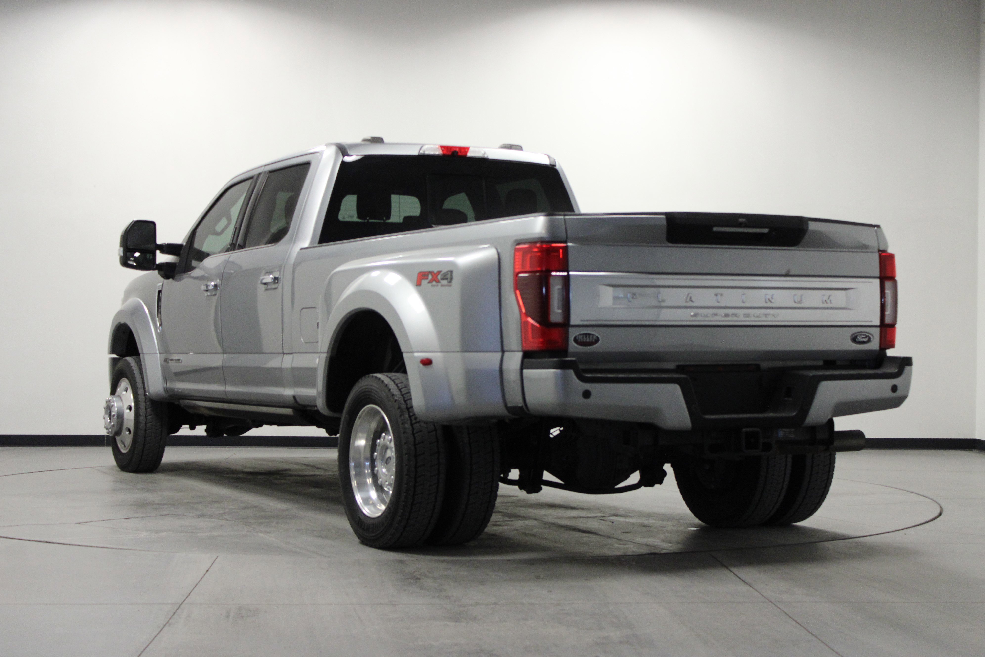 Used 2020 Ford F450 Platinum w/ FX4 Off-Road Package AWD/4WD image 6