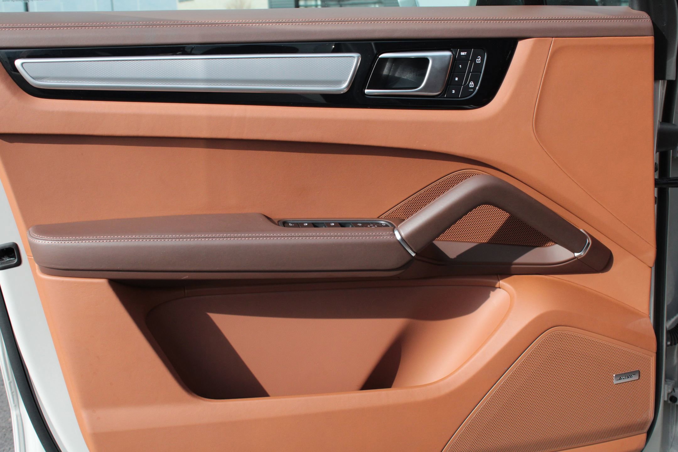 Certified 2023 Porsche Cayenne Platinum Edition image 14