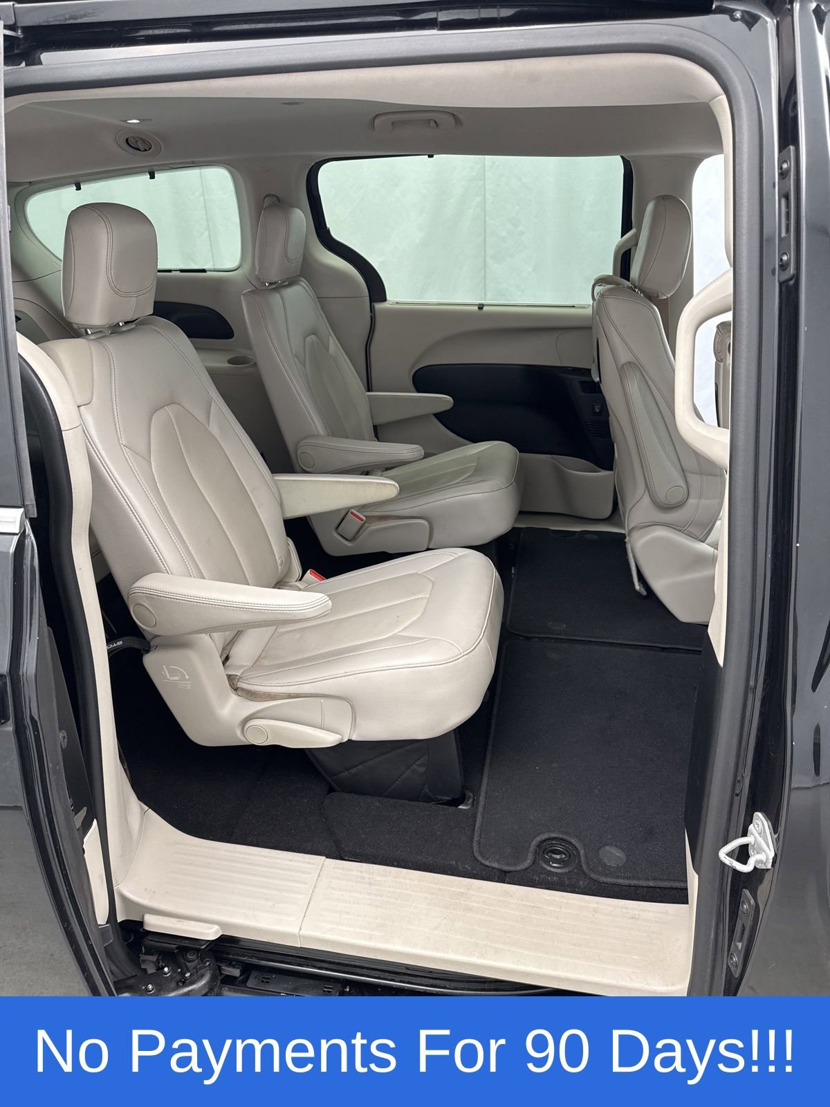 Used 2017 Chrysler Pacifica Touring-L Plus w/ Tire & Wheel Group image 30