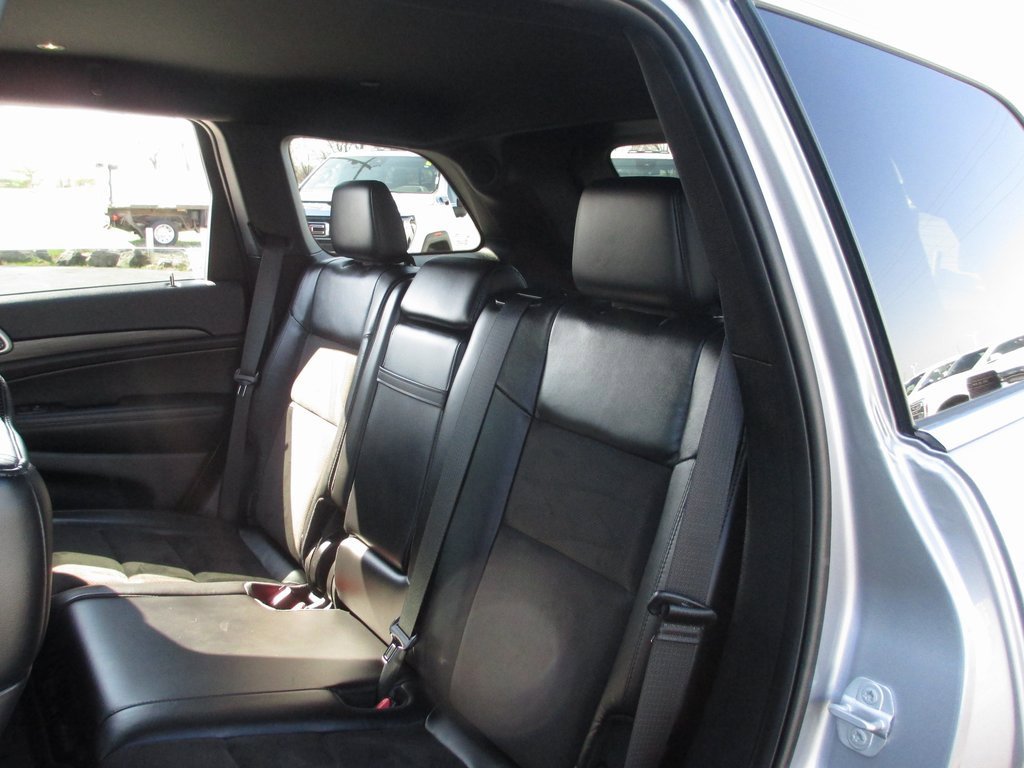 Used 2020 Jeep Grand Cherokee Laredo w/ Quick Order Package 2BN North image 19