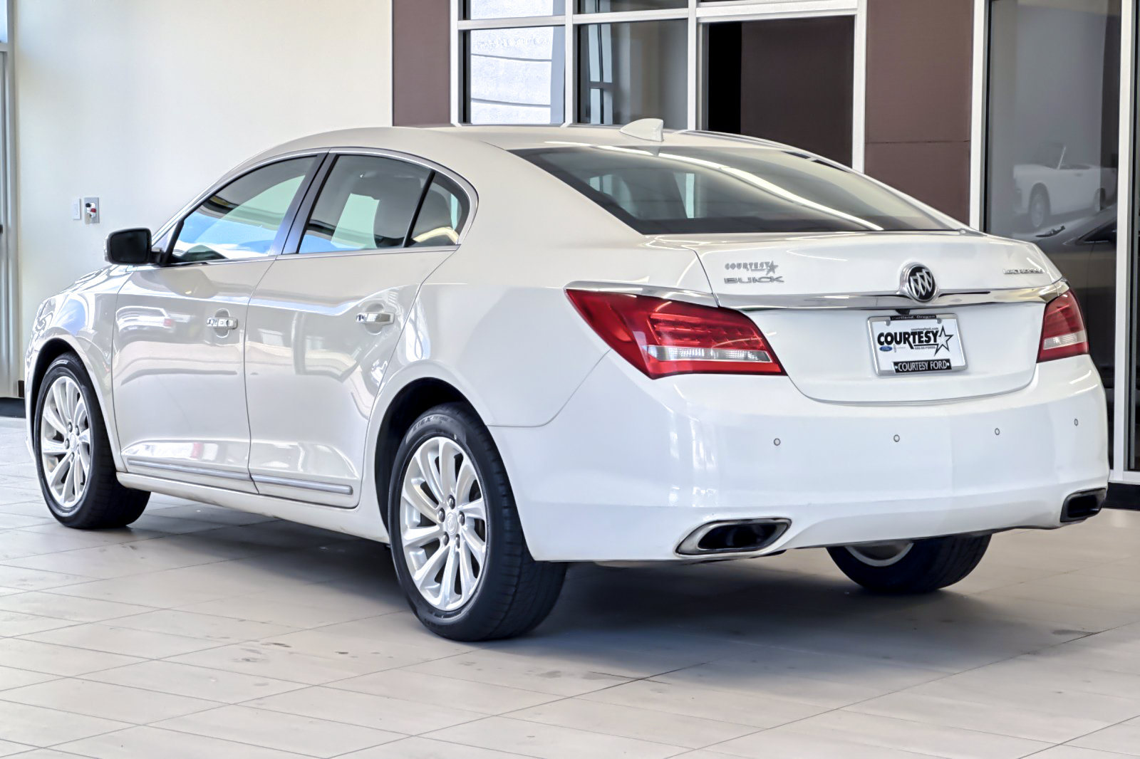 Used 2016 Buick LaCrosse Leather FWD image 6