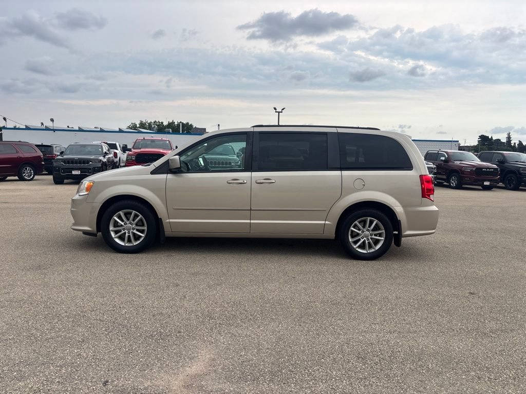 Used 2015 Dodge Grand Caravan SXT FWD image 2