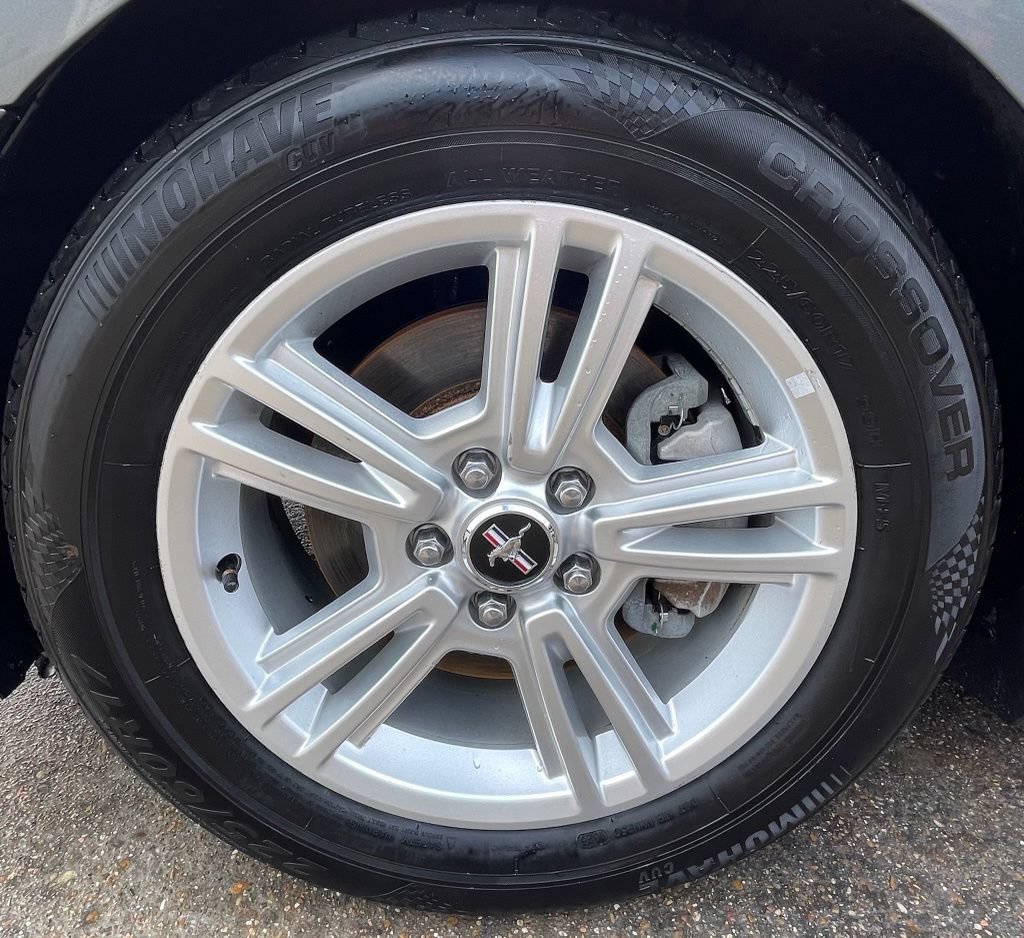 Used 2014 Ford Mustang Coupe RWD image 10