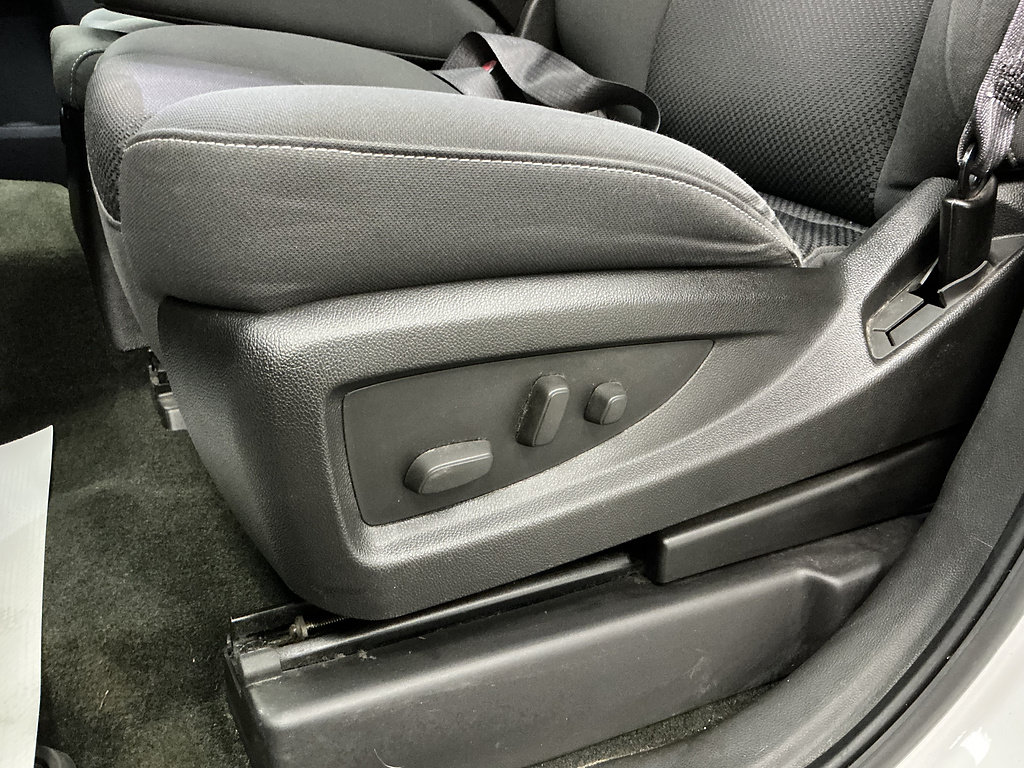 Used 2016 GMC Sierra 1500 SLE w/ SLE Value Package AWD/4WD image 19