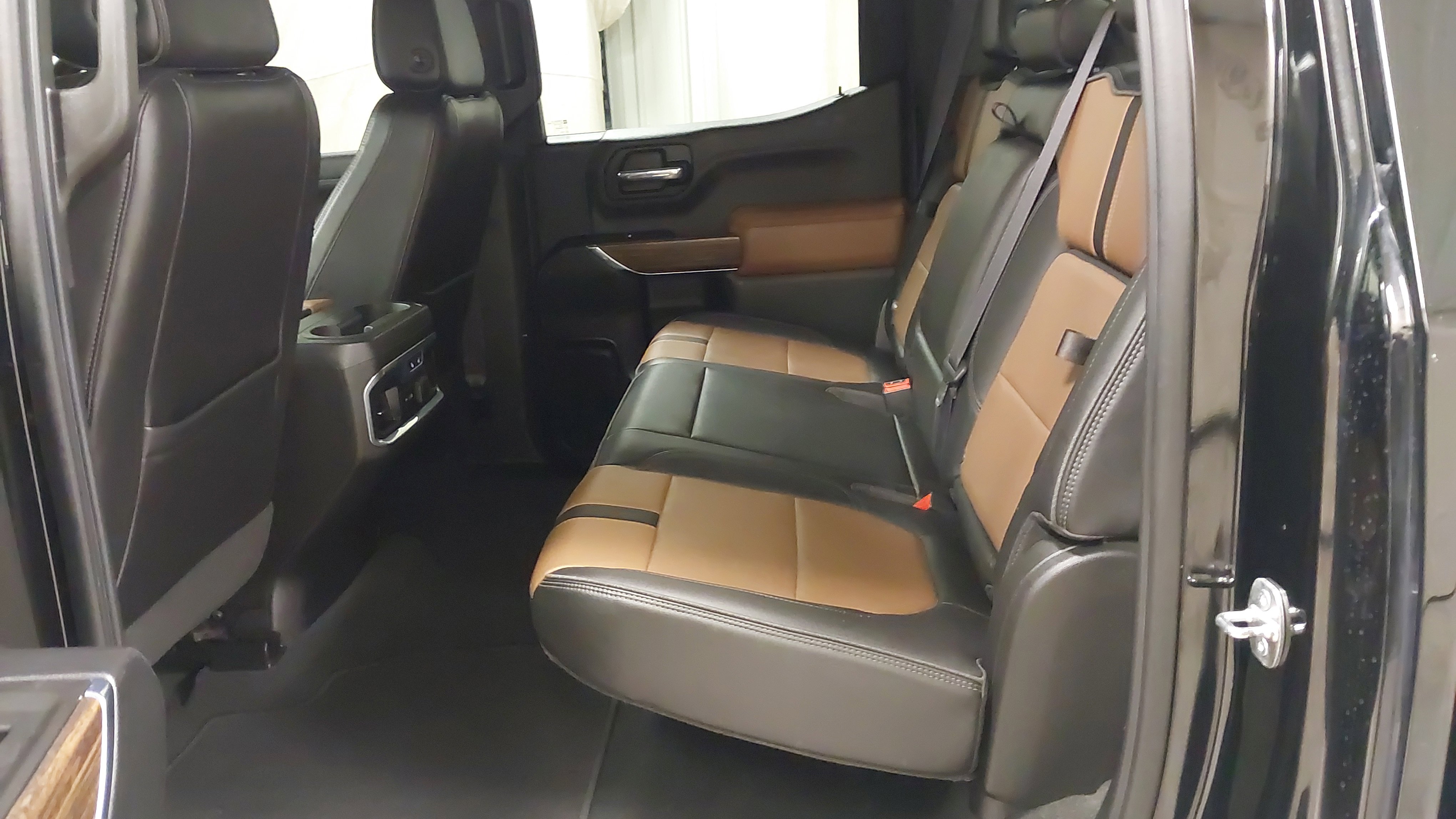 Used 2021 Chevrolet Silverado 1500 High Country w/ Technology Package image 35