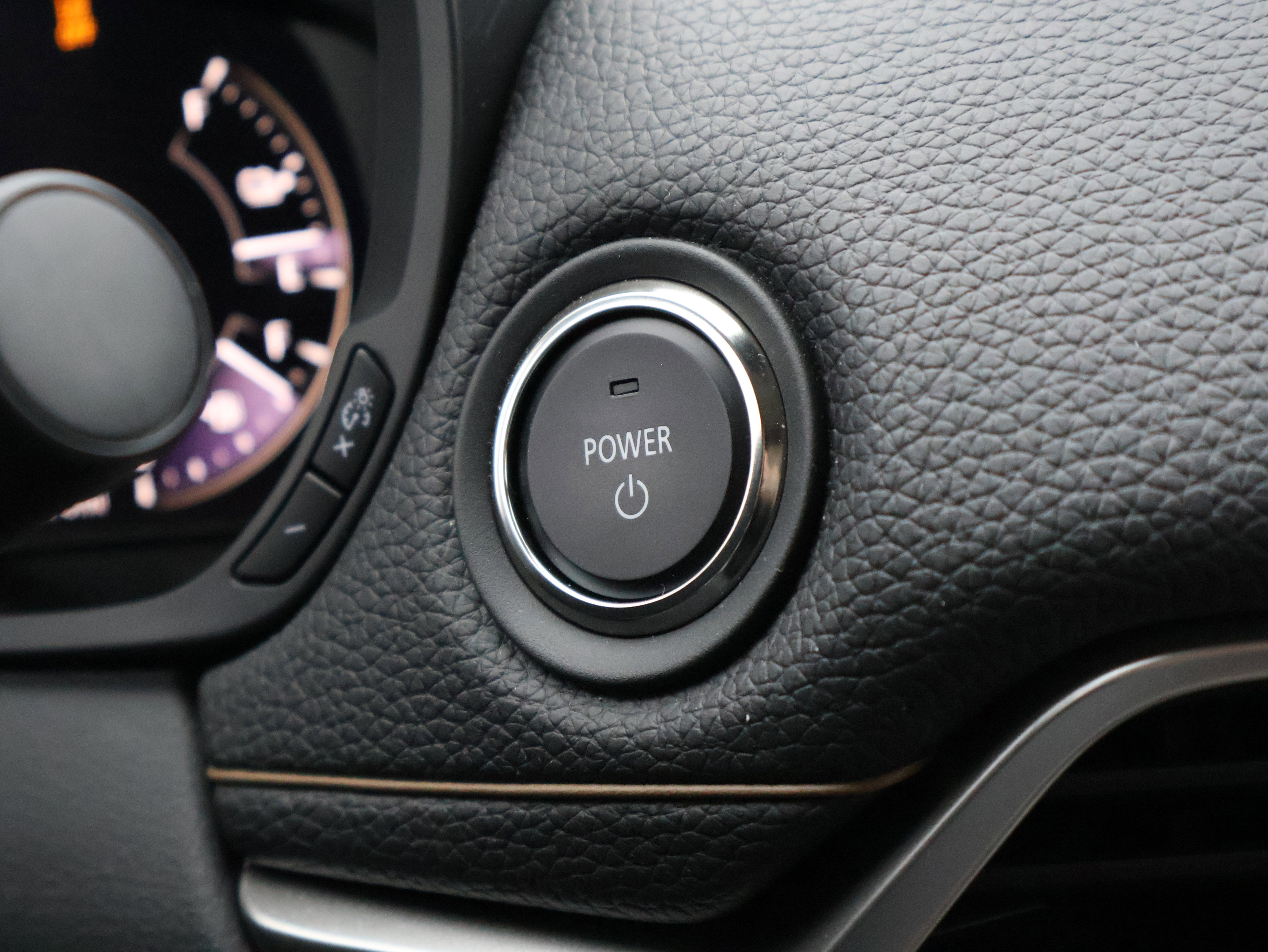 Used 2025 MAZDA CX-70 Plug-In Hybrid w/ Premium Pkg image 30