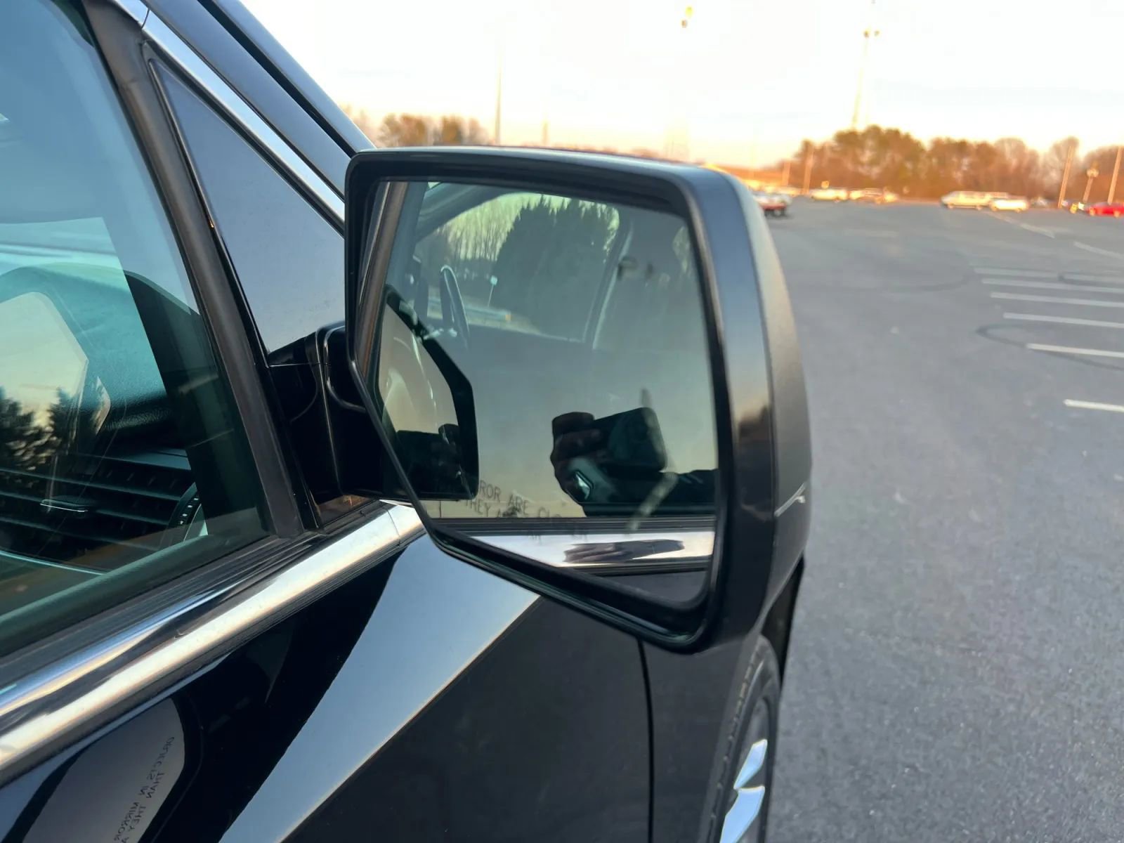 Used 2018 Chevrolet Suburban LT w/ Luxury Package image 34