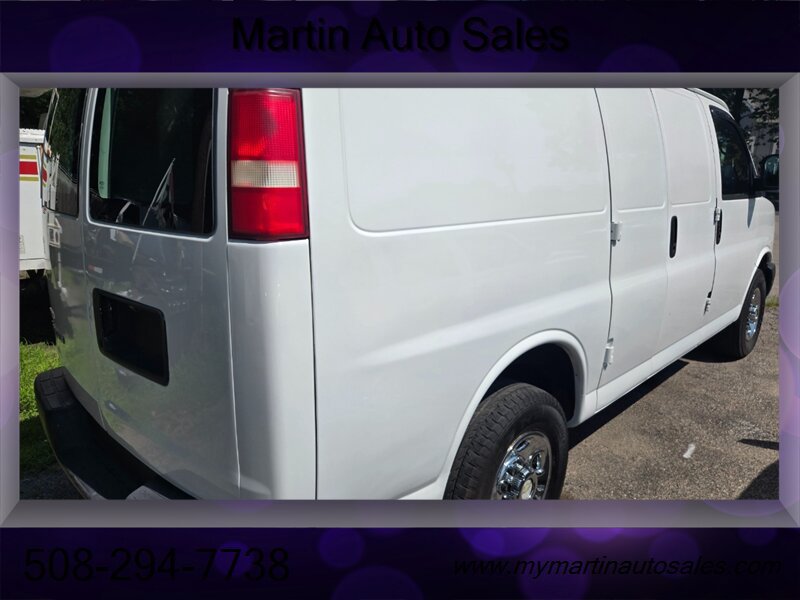 Used 2010 Chevrolet Express 2500 RWD image 5