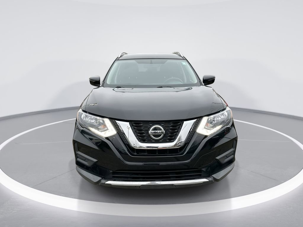 Used 2018 Nissan Rogue SV image 3