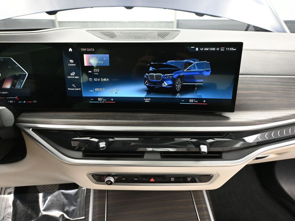 Used 2023 BMW X7 xDrive40i w/ Executive Package image 37