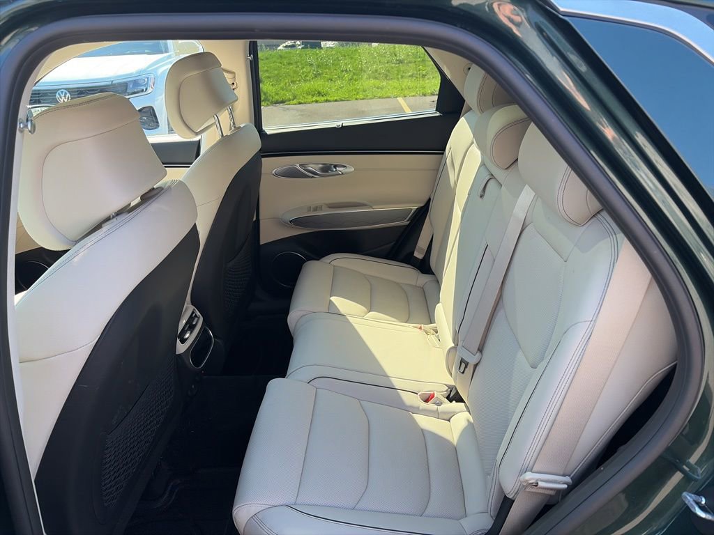 Used 2023 Genesis GV70 2.5T w/ Advanced Package AWD/4WD image 19
