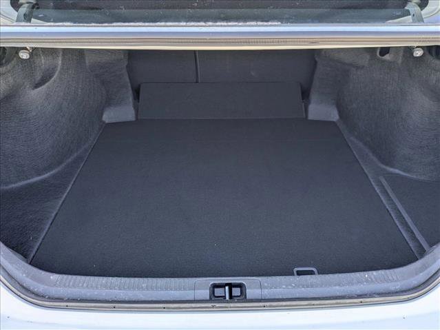 Used 2025 Toyota Camry SE w/ Convenience Package image 6