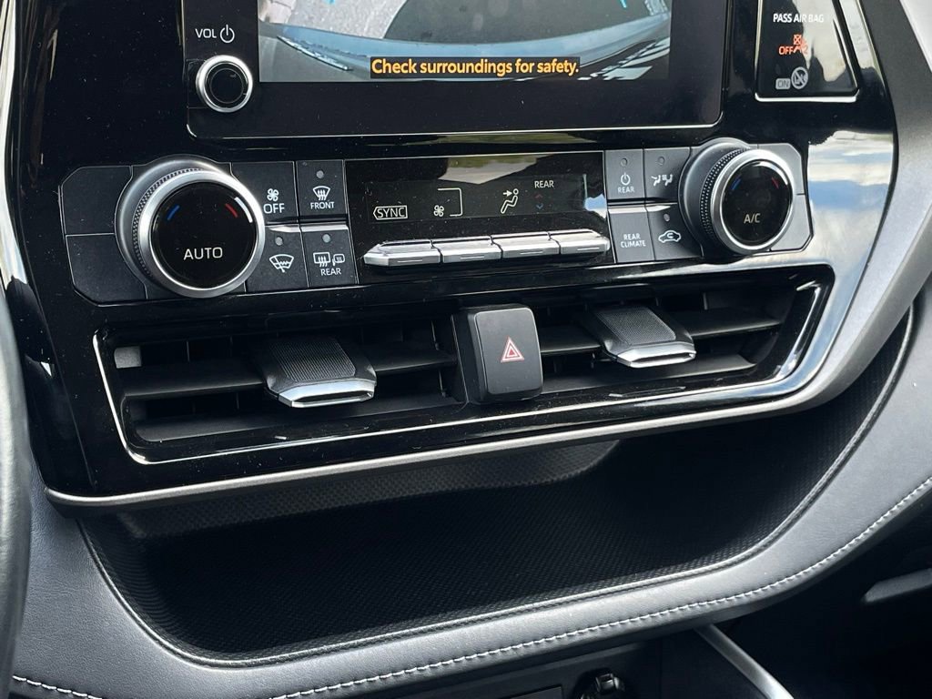 Used 2023 Toyota Highlander LE image 19
