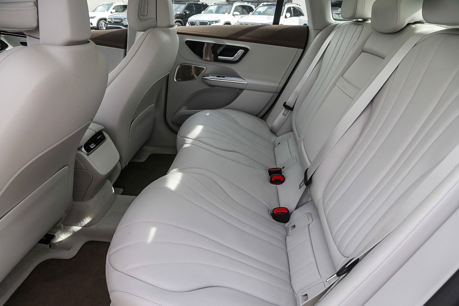 New 2024 Mercedes-Benz EQE 500 4MATIC Sedan image 16