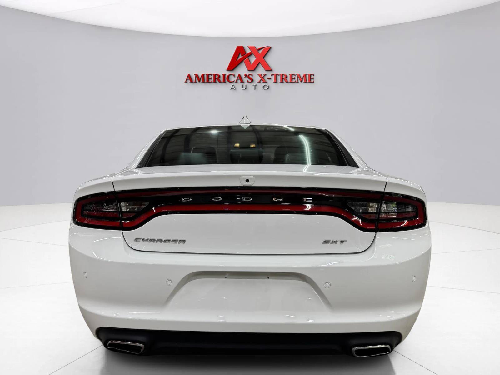 Used 2017 Dodge Charger SXT w/ AWD Plus Group image 6