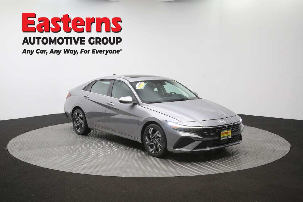 Used 2025 Hyundai Elantra SEL FWD image 53
