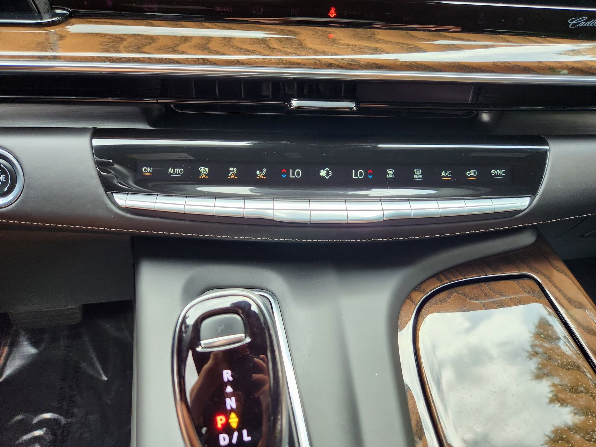 Used 2023 Cadillac Escalade Sport Platinum w/ LPO, ONYX Package image 20