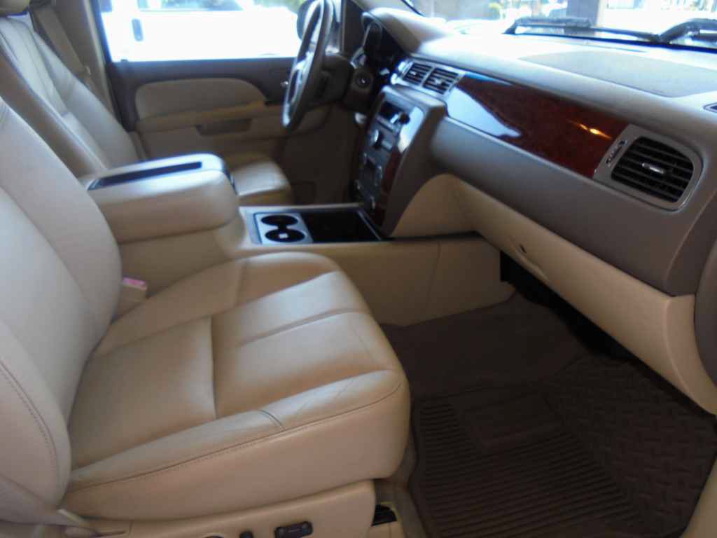 Used 2011 Chevrolet Silverado 1500 LTZ w/ LTZ Plus Package AWD/4WD image 8