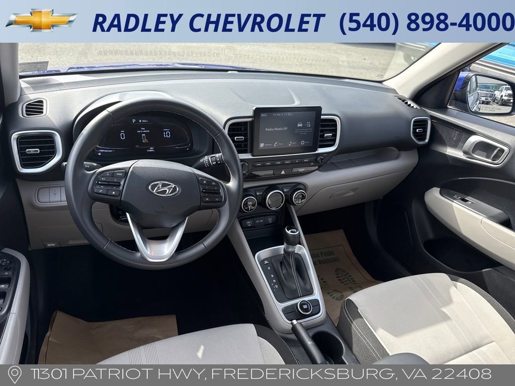 Used 2025 Hyundai Venue SEL image 13