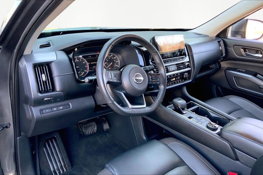 Used 2023 Nissan Pathfinder SL image 12