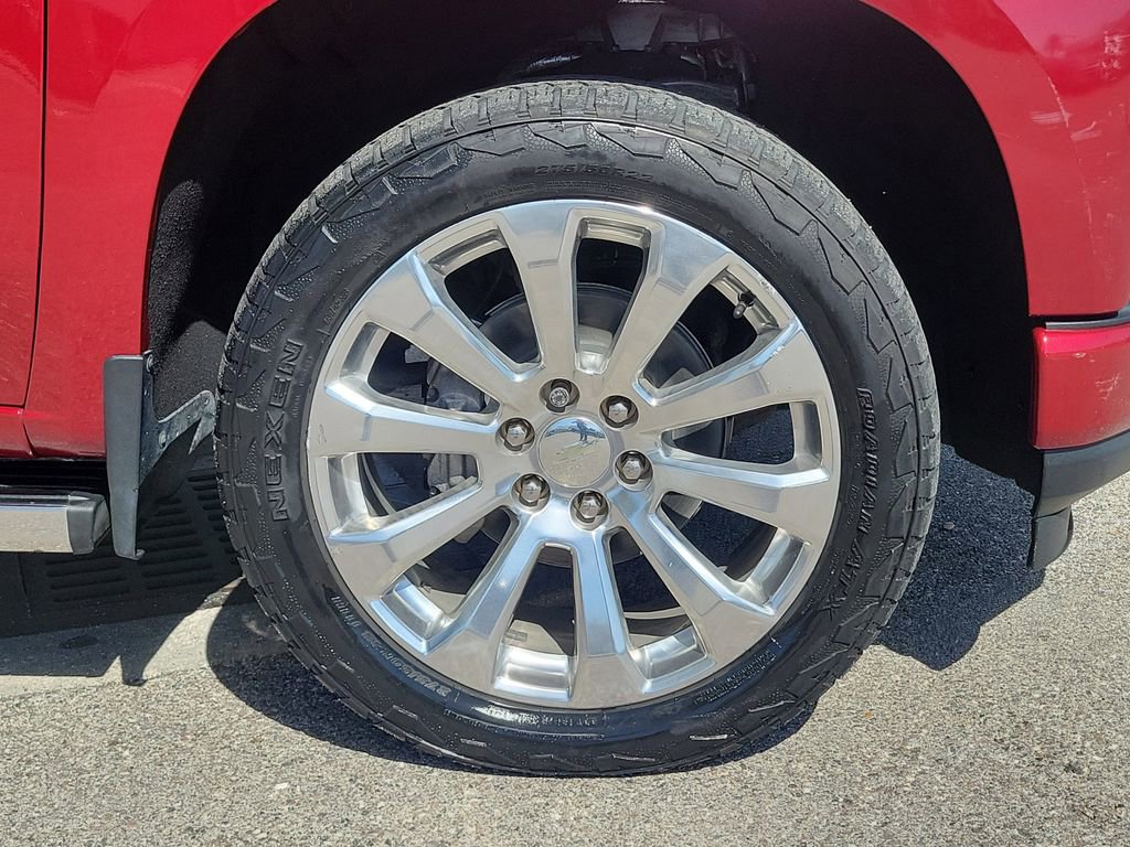 Used 2020 Chevrolet Silverado 1500 High Country w/ Technology Package image 6